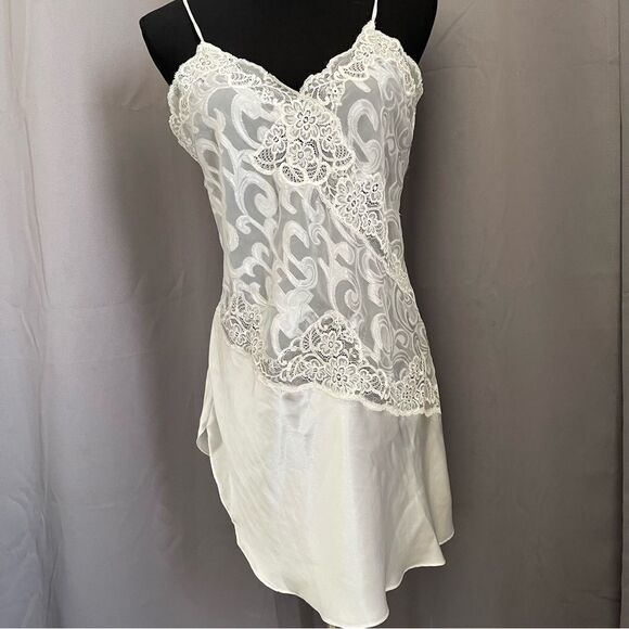 Natori Other - Natori Camisole Lace white size L